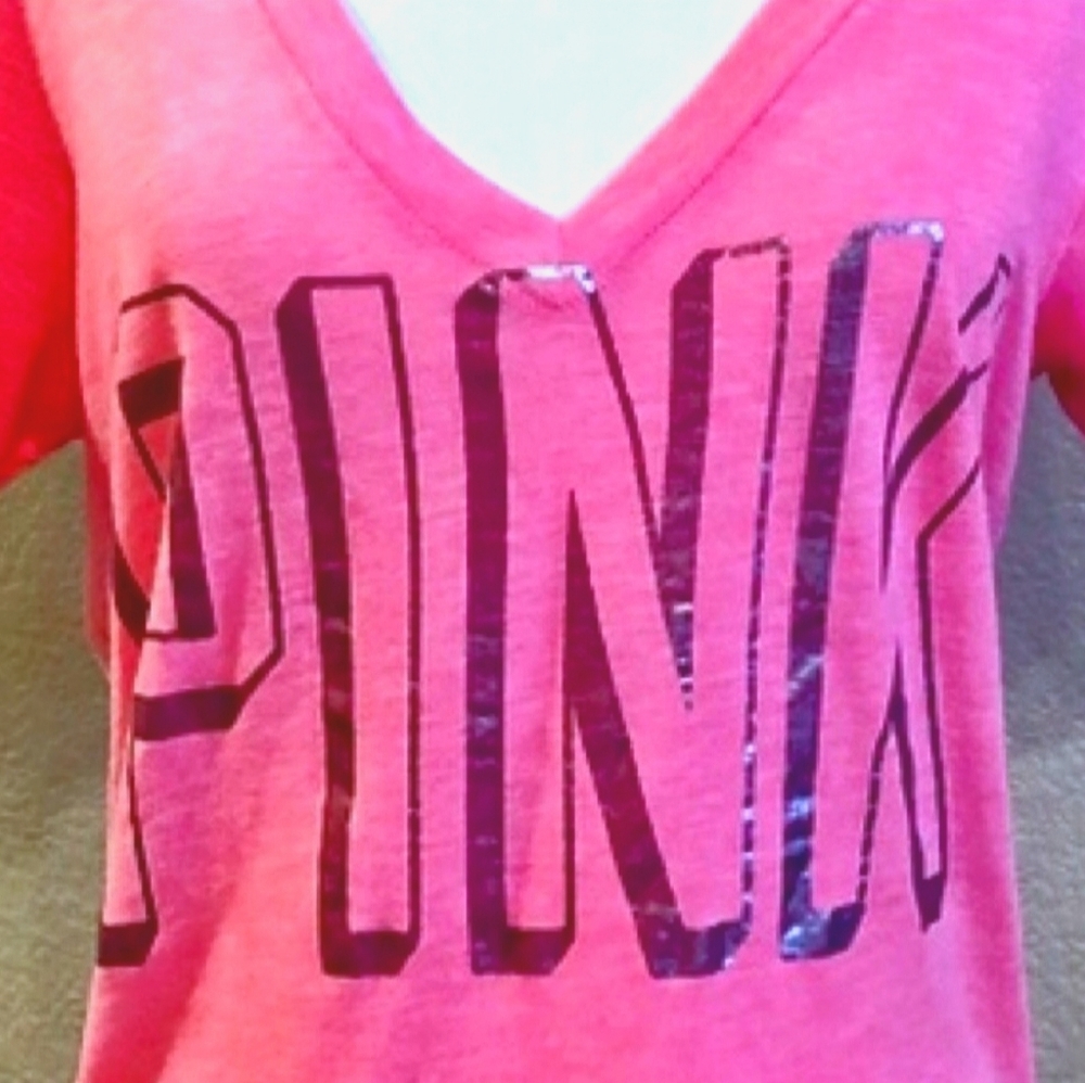 VS PINK bright pink V-neck Boyfriend T-shirt